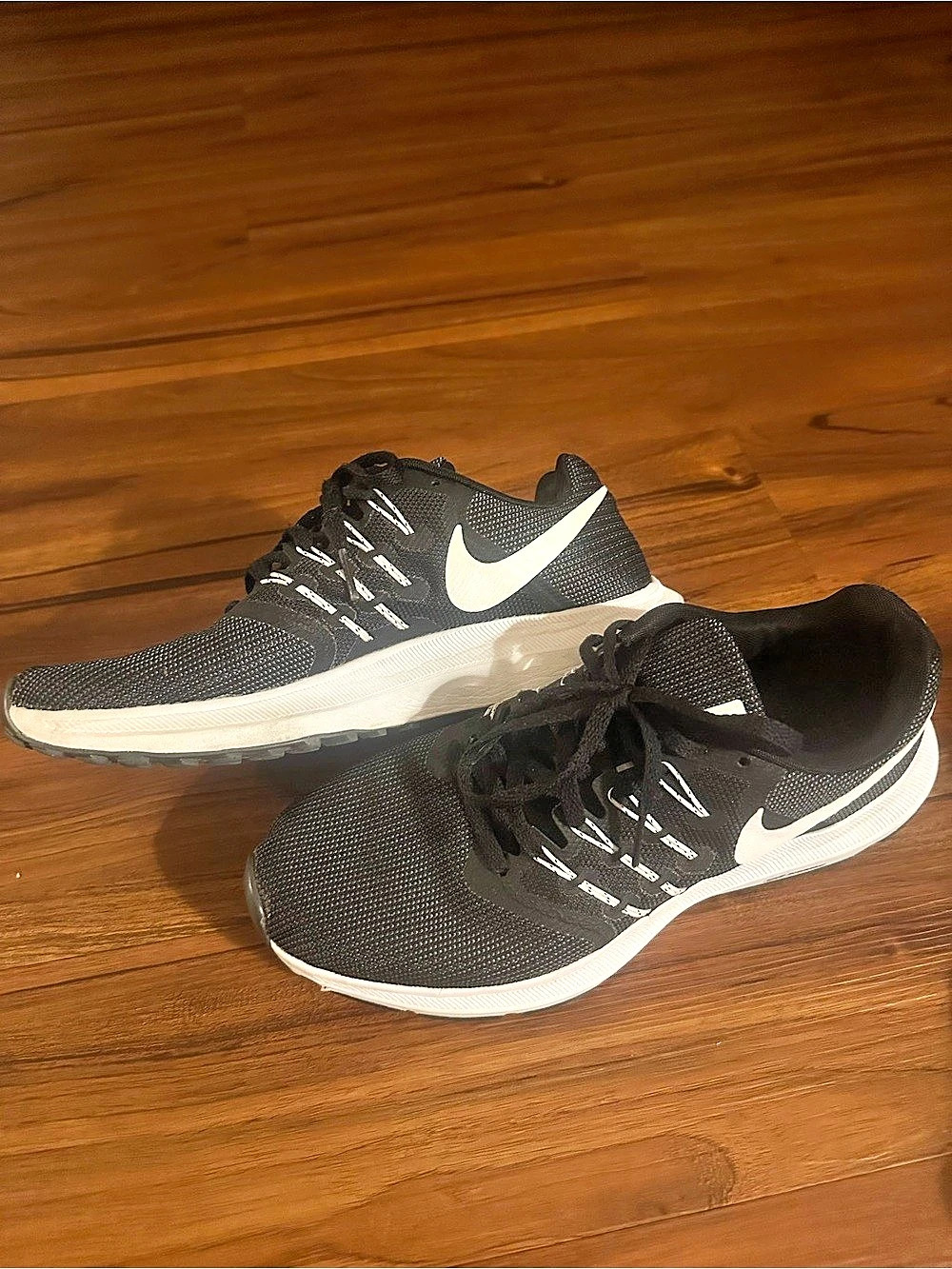 Nike Run Swift 3 Athletic Shoes Black & White US 8.5 & Multicolor US 6.5Y